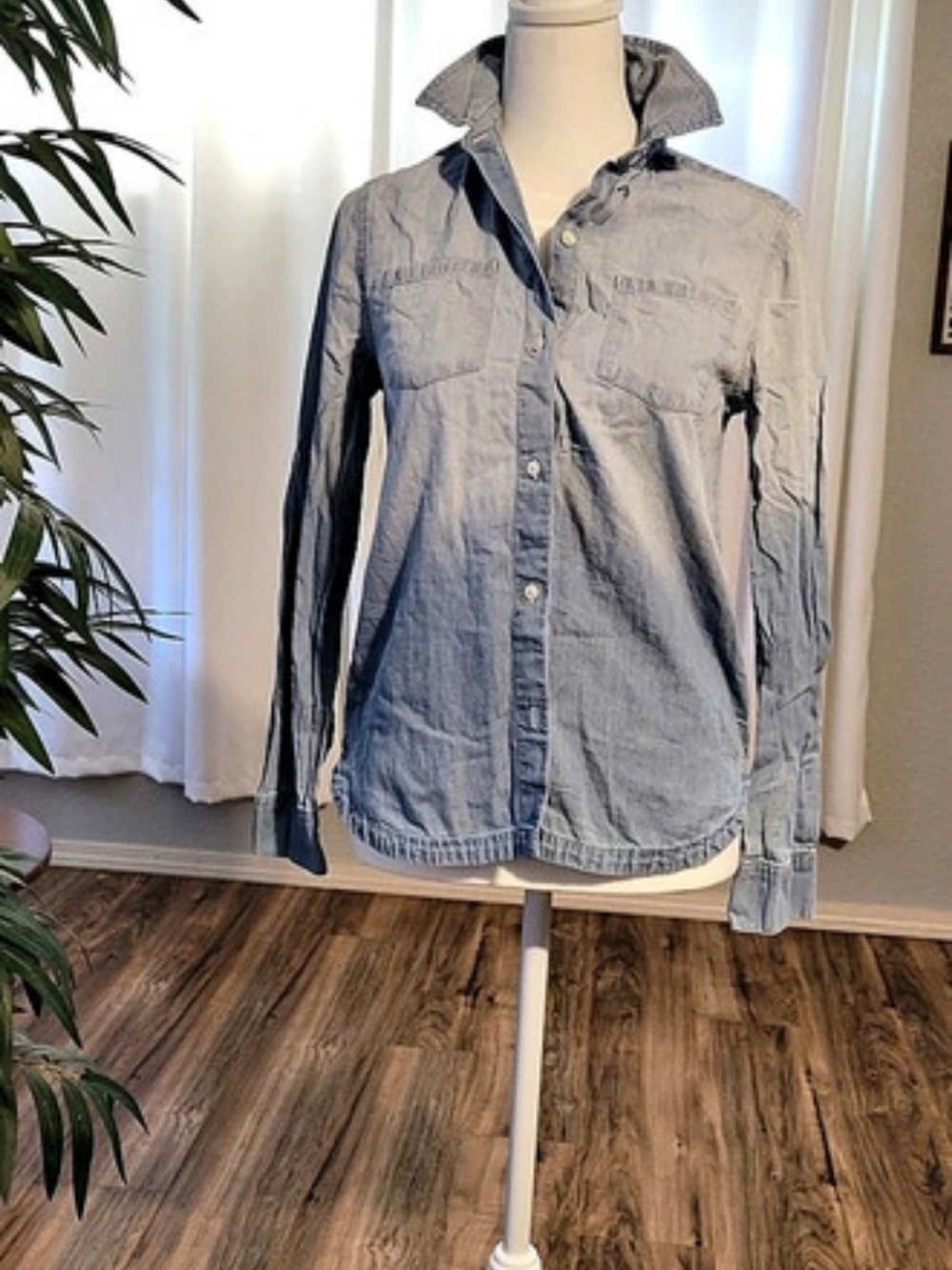 Mudd Chambray Button Down Shirt in Blue